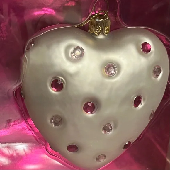 Betsey Johnson beaded heart Christmas or Valentine’s Day ornament white & pink - Picture 3 of 13